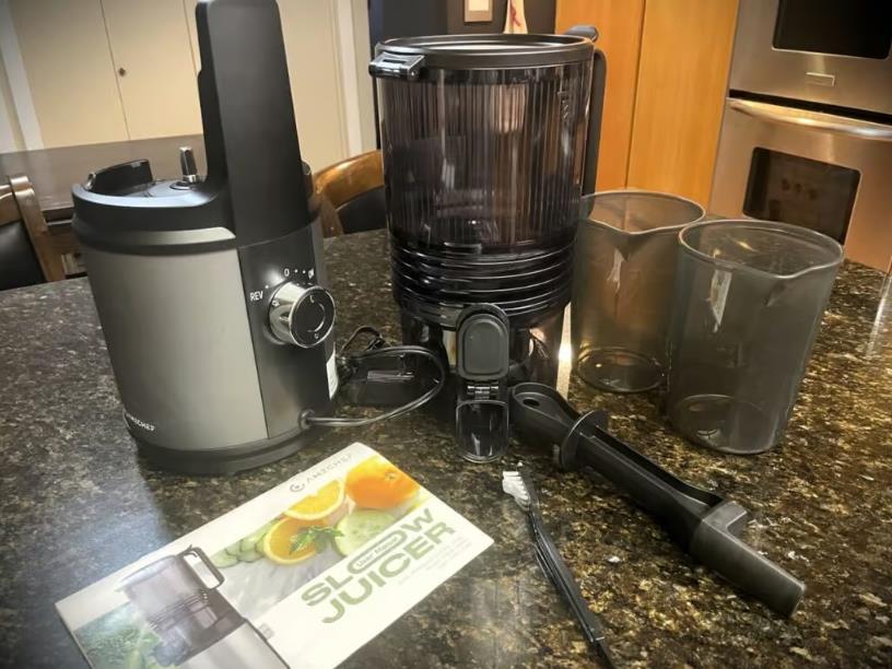 AMZCHEF Cold Press Juicer With 6″ Extra-Wide Feed Chute Review-Modeal JE-78